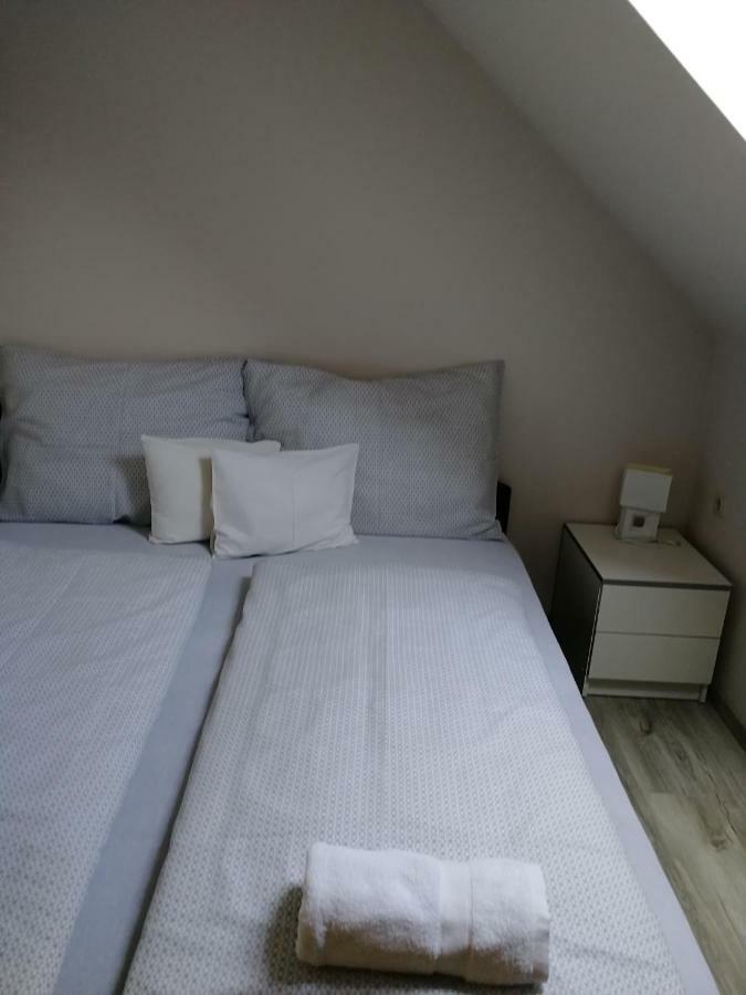 Ovar Apartman Mosonmagyaróvár Exterior foto